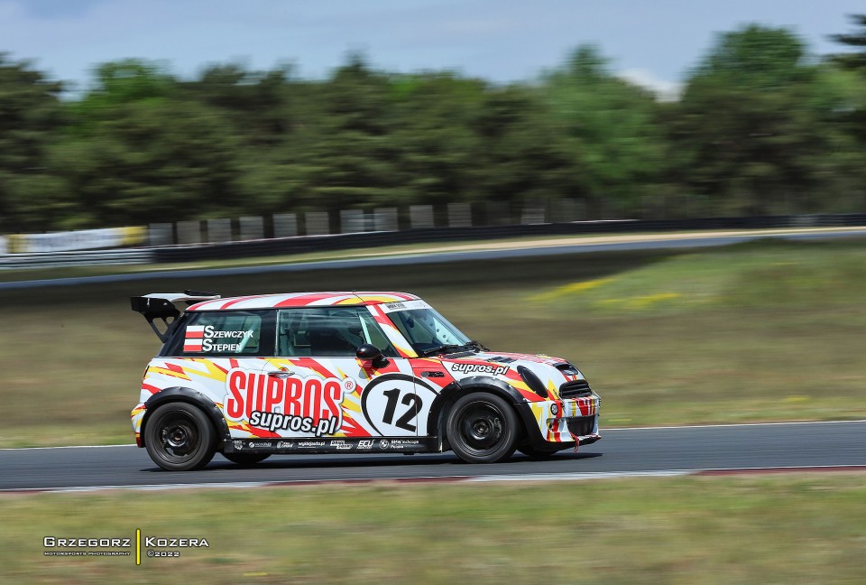 Trening przed 1. i 2. rundą Wyścigowych Samochodowych Mistrzostw Polski - Fot. Grzegorz Kozera