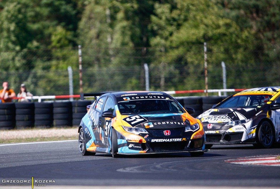 5. i 6. runda Wyścigowych Samochodowych Mistrzostw Polski 2022 - Fot. Grzegorz Kozera