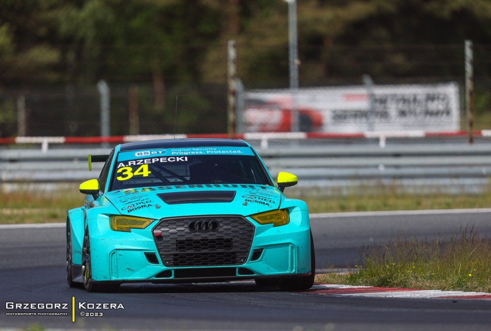 Trening przed 1. i 2. rundą Wyścigowych Samochodowych Mistrzostw Polski 2023 - Fot. Grzegorz Kozera