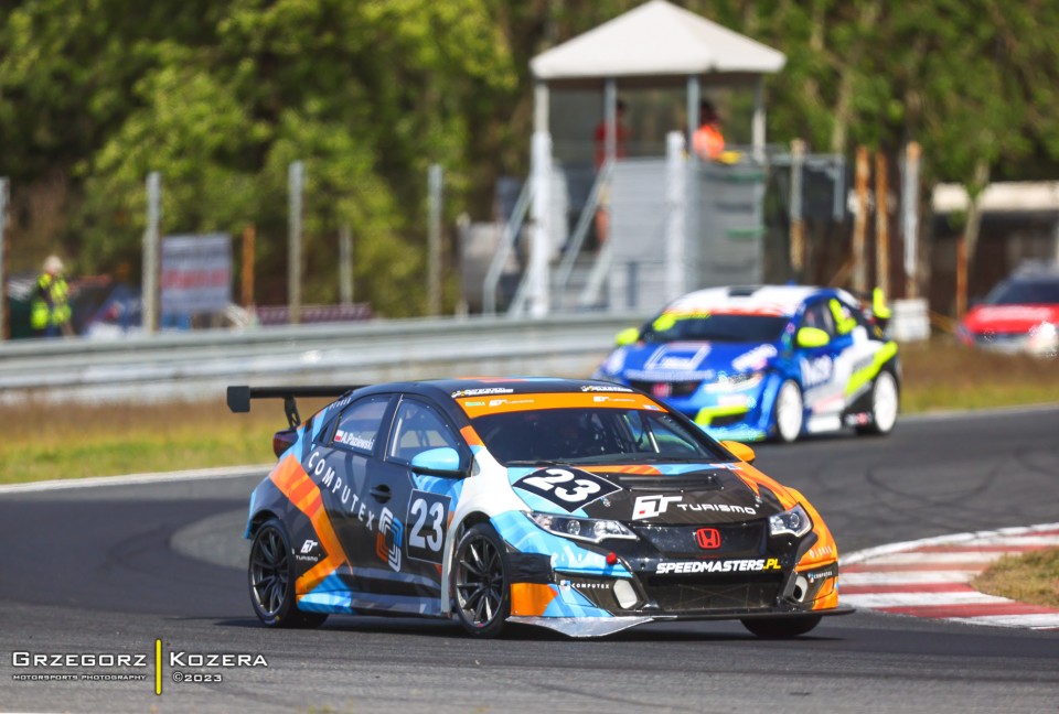 1. i 2. runda Wyścigowych Samochodowych Mistrzostw Polski 2023 - Fot. Grzegorz Kozera