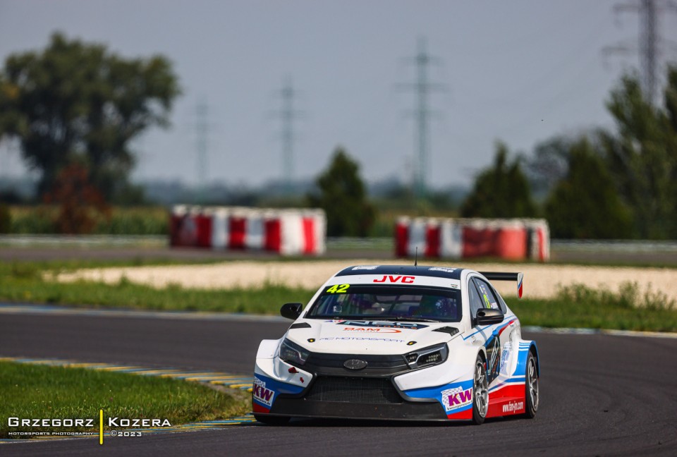 7. i 8. runda Wyścigowych Samochodowych Mistrzostw Polski 2023 - Fot. Grzegorz Kozera