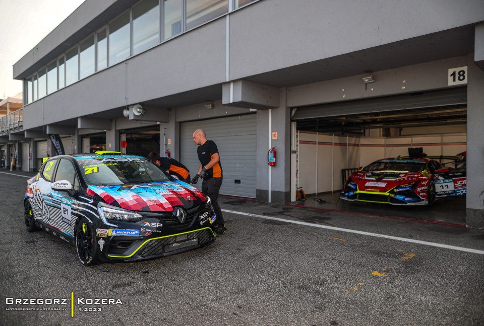7. i 8. runda Wyścigowych Samochodowych Mistrzostw Polski 2023 - Fot. Grzegorz Kozera