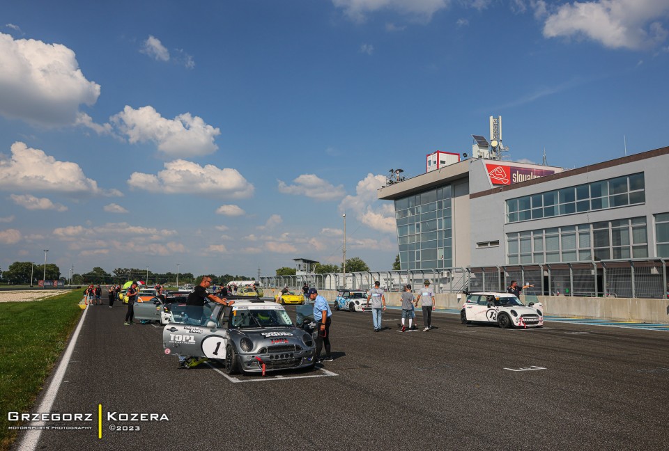 7. i 8. runda Wyścigowych Samochodowych Mistrzostw Polski 2023 - Fot. Grzegorz Kozera